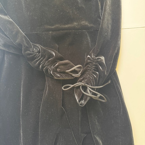 Urban Outfitters Velvet Jumpsuit Romper UO Black Ballet Wrap Dress Velour Sz S - Picture 15 of 16